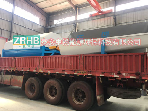 滾筒砂石分離機(jī)生產(chǎn)完畢，裝車(chē)發(fā)往河北秦皇島